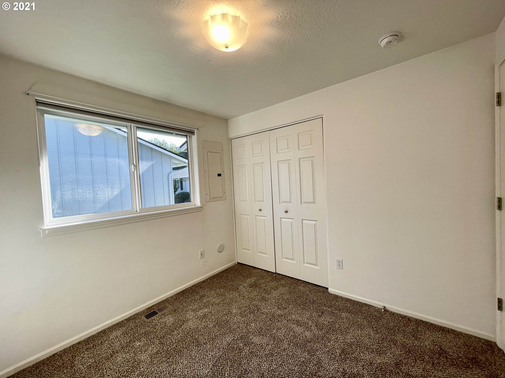 994 West L Street Springfield, OR 97477 - Photo 23 of 26 a view of empty room