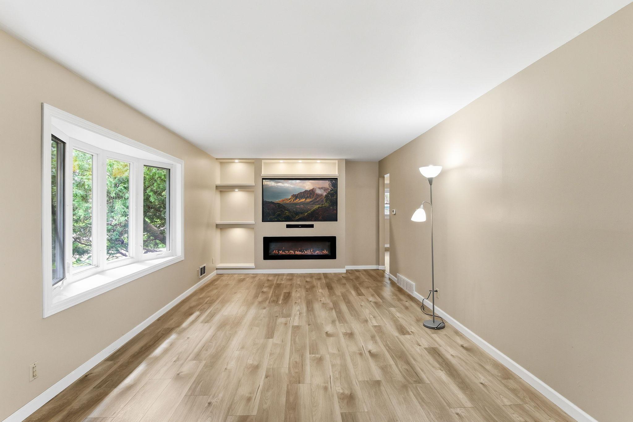 159 County Rd C2 West Roseville, MN 55113 - Photo 5 of 31 Gallery Image 5