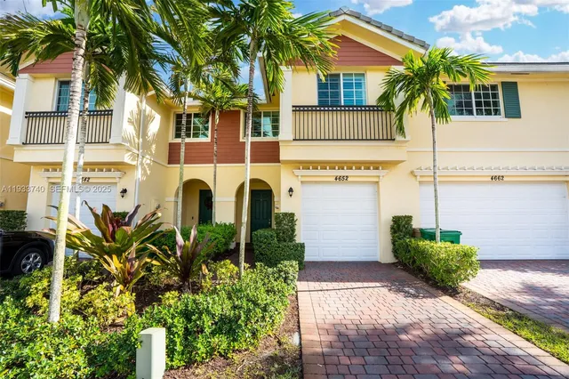 $3,500 | 4652 Horseshoe Circle, Davie, FL 33328