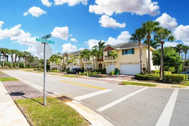 $3,500 | 4652 Horseshoe Circle, Davie, FL 33328