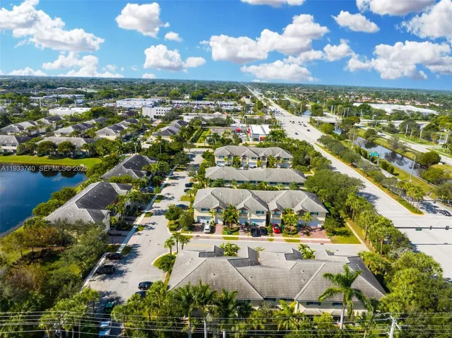 $3,500 | 4652 Horseshoe Circle, Davie, FL 33328