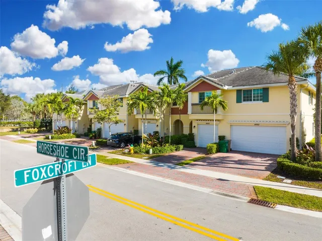 $3,500 | 4652 Horseshoe Circle, Davie, FL 33328