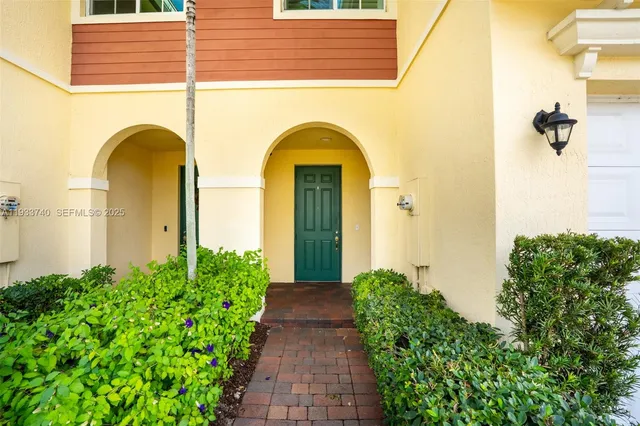 $3,500 | 4652 Horseshoe Circle, Davie, FL 33328