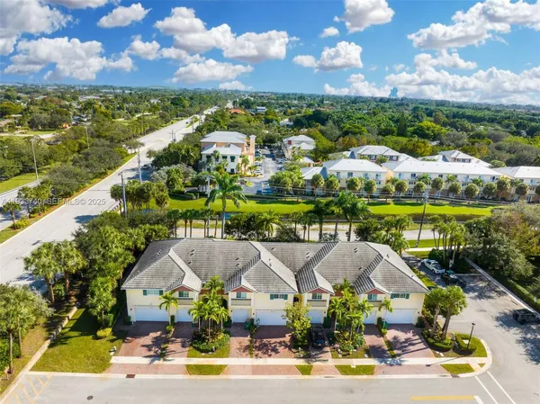$3,400 | 4652 Horseshoe Circle, Davie, FL 33328