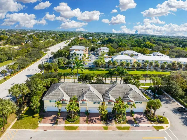 $3,500 | 4652 Horseshoe Circle, Davie, FL 33328