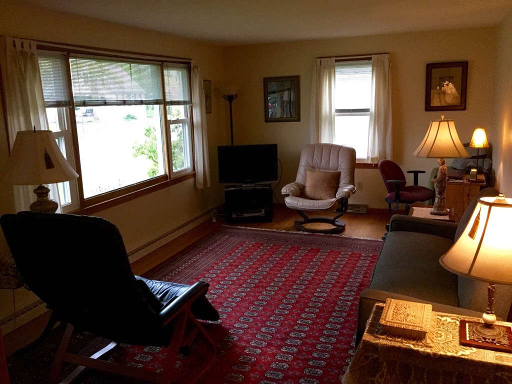 105 Fern Street Northampton, MA 01062 - Photo 2 of 18