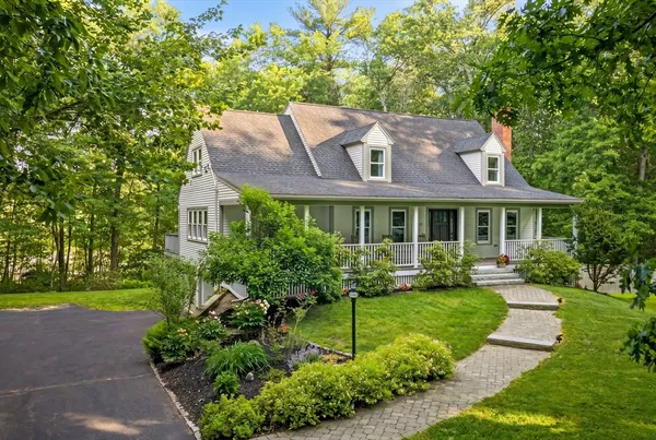 $995,000 | 82 Spofford Road, Boxford, MA 01921