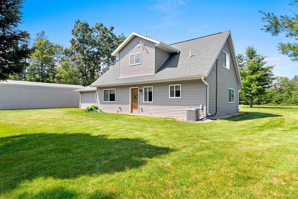 W10559 Fox Lane Crivitz, WI 54114 - Photo 2 of 41