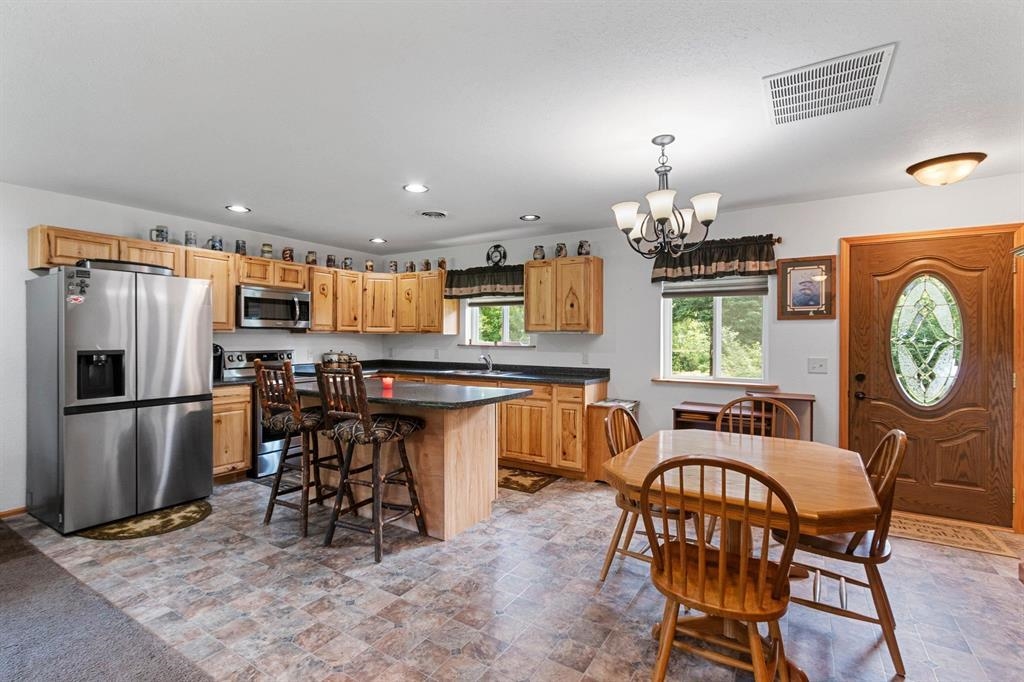 W10559 Fox Lane Crivitz, WI 54114 - Photo 5 of 41