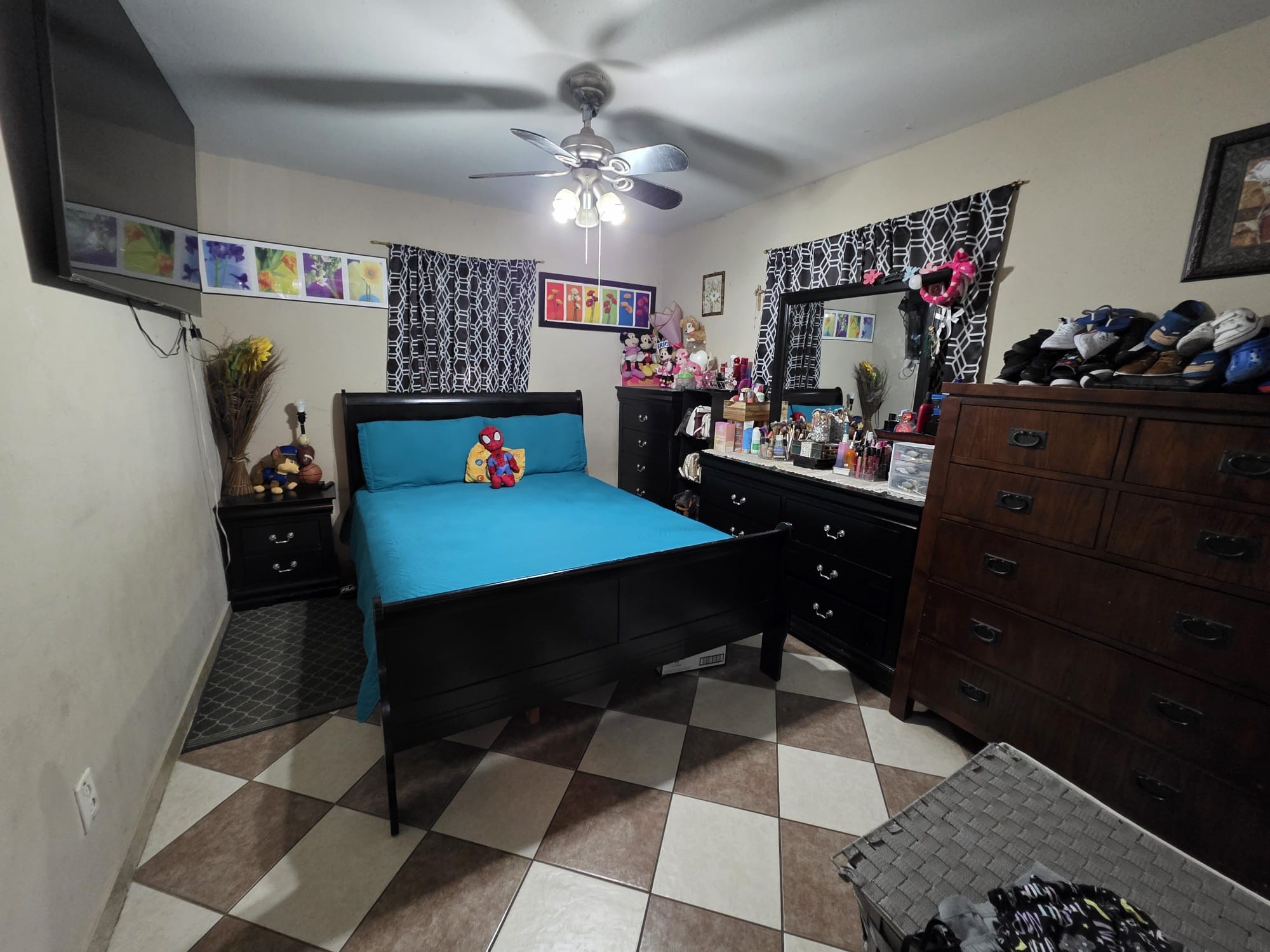 2415 West Little York Road, Unit D Houston, TX 77091 - Photo 7 of 16 a living room with furniture and a flat screen tv