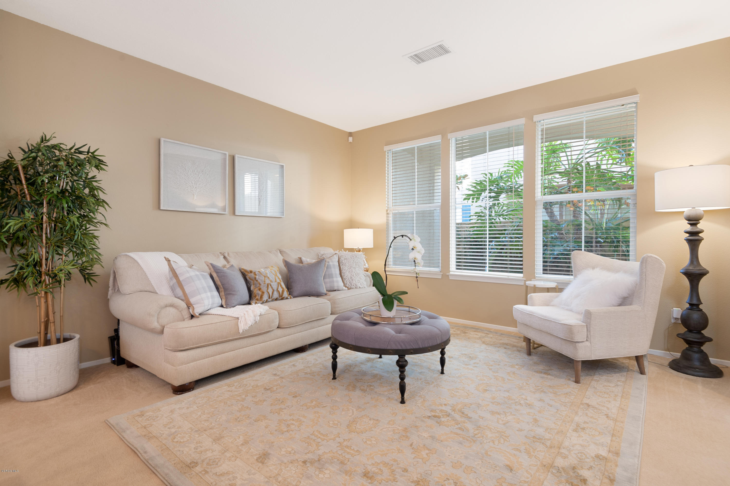 176 Park Hill Road Simi Valley, CA 93065 - Photo 4 of 32 lr 1 copy