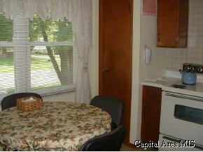 2128 East Eleanor Avenue Springfield, IL 62702 - Photo 4 of 9 Gallery Image 4