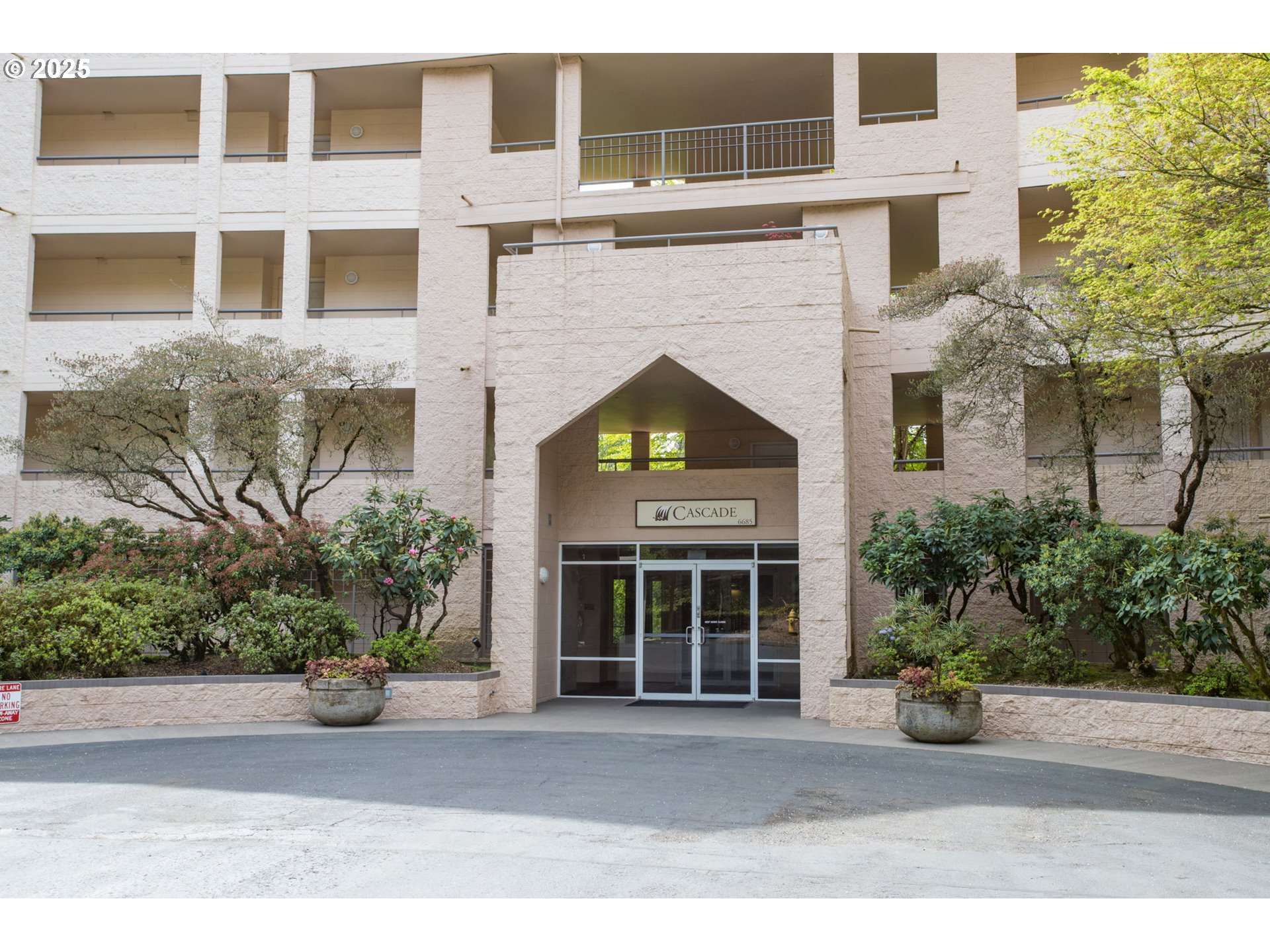 6685 West Burnside Street, Unit 324 Portland, OR 97225 - Photo 2 of 26