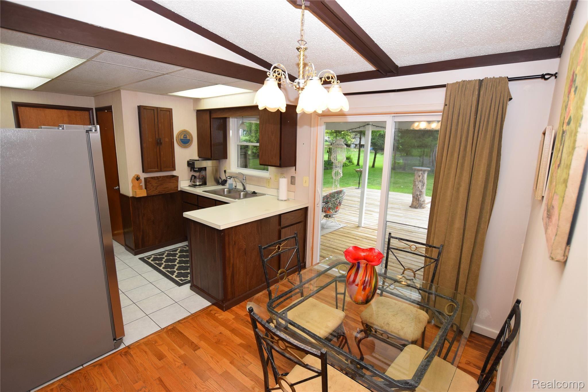 13255 Torrey Road Fenton, MI 48430 - Photo 3 of 18 Dining Area and Kitchen