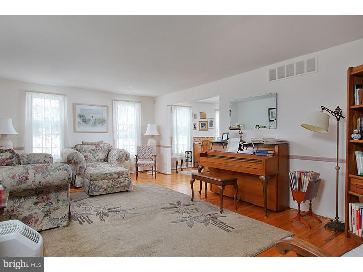 104 Partree Road Cherry Hill, NJ 08003 - Photo 3 of 14 Living Room