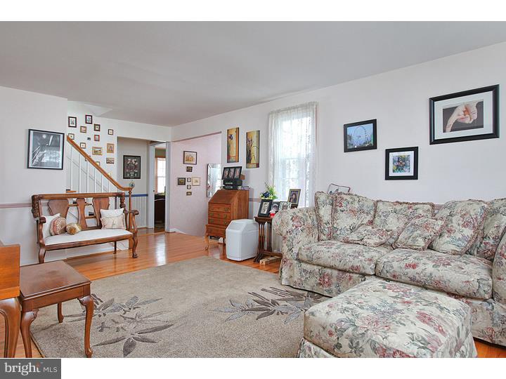 104 Partree Road Cherry Hill, NJ 08003 - Photo 4 of 14 Living Room