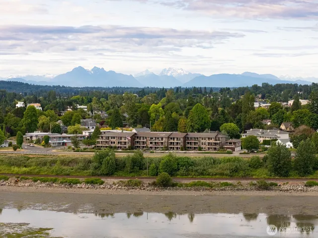 $575,000 | 1300 Peace Portal Drive, Unit 106, Blaine, WA 98230