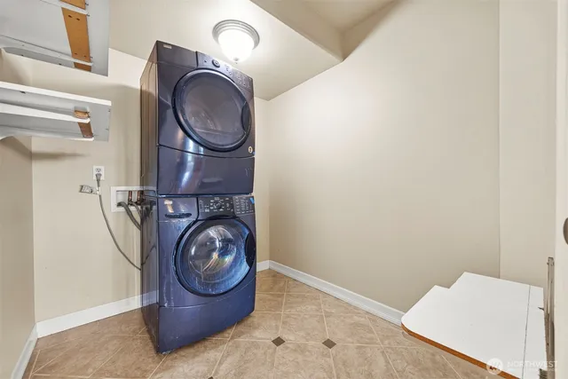 $575,000 | 1300 Peace Portal Drive, Unit 106, Blaine, WA 98230