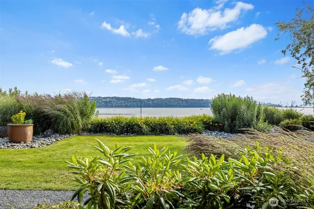 $575,000 | 1300 Peace Portal Drive, Unit 106, Blaine, WA 98230