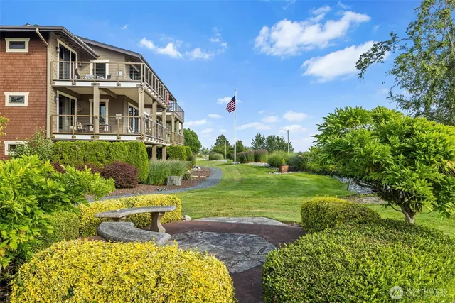 $575,000 | 1300 Peace Portal Drive, Unit 106, Blaine, WA 98230