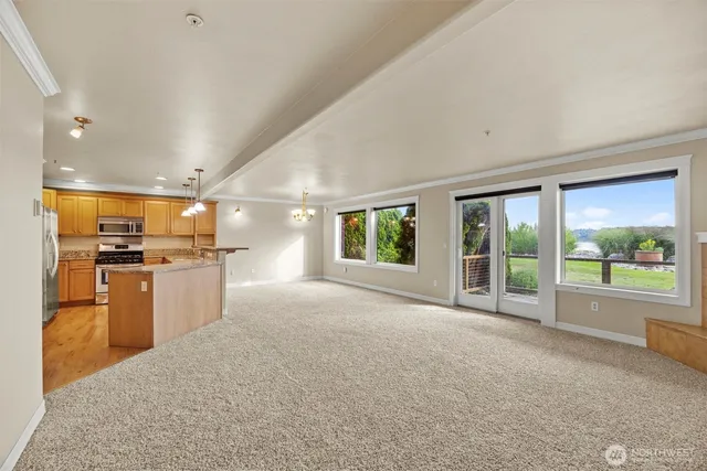 $575,000 | 1300 Peace Portal Drive, Unit 106, Blaine, WA 98230