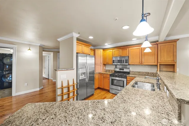 $575,000 | 1300 Peace Portal Drive, Unit 106, Blaine, WA 98230