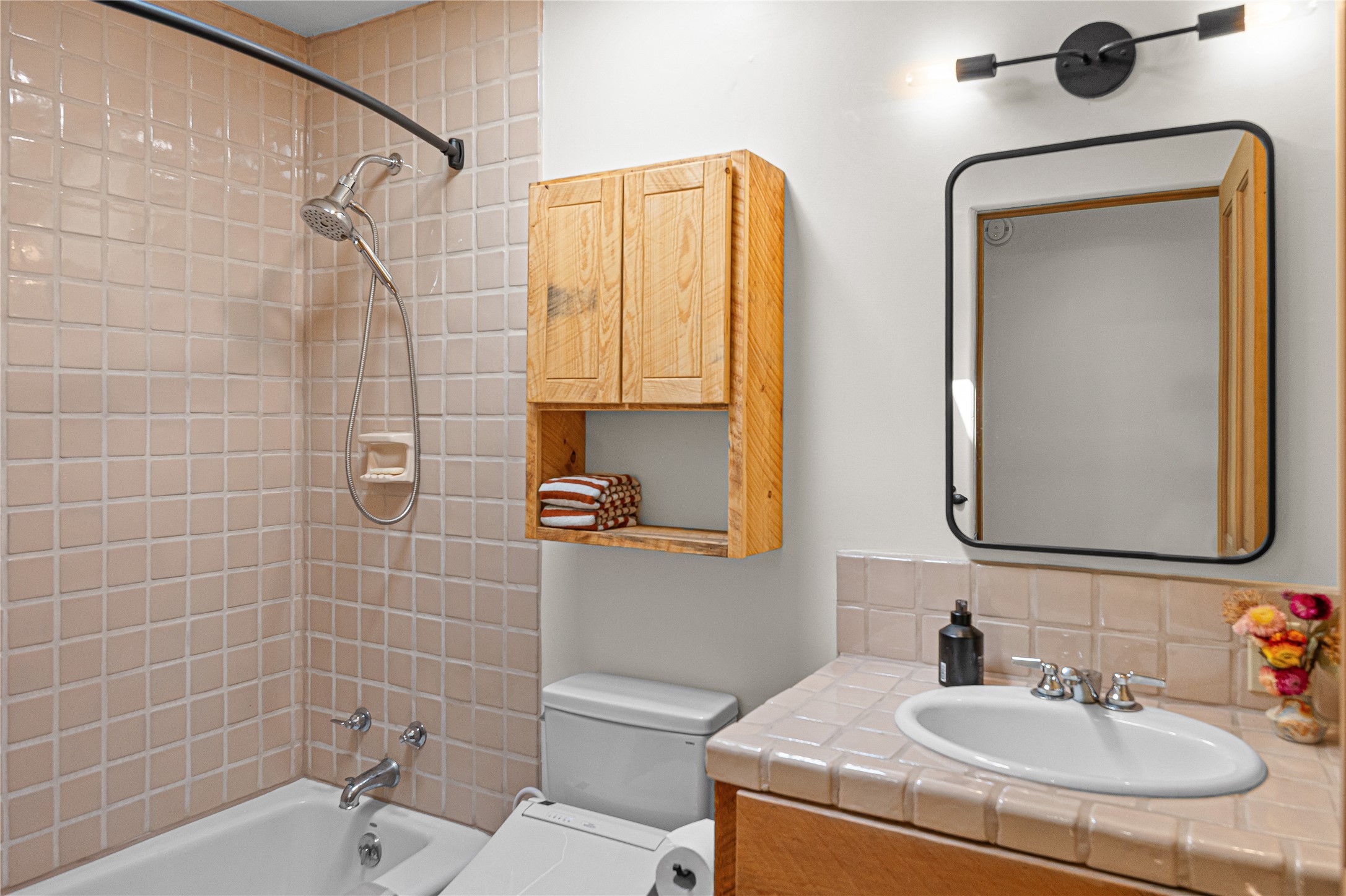 112 Coyote Ridge Trail Santa Fe, NM 87507 - Photo 39 of 54 Guest bathroom
