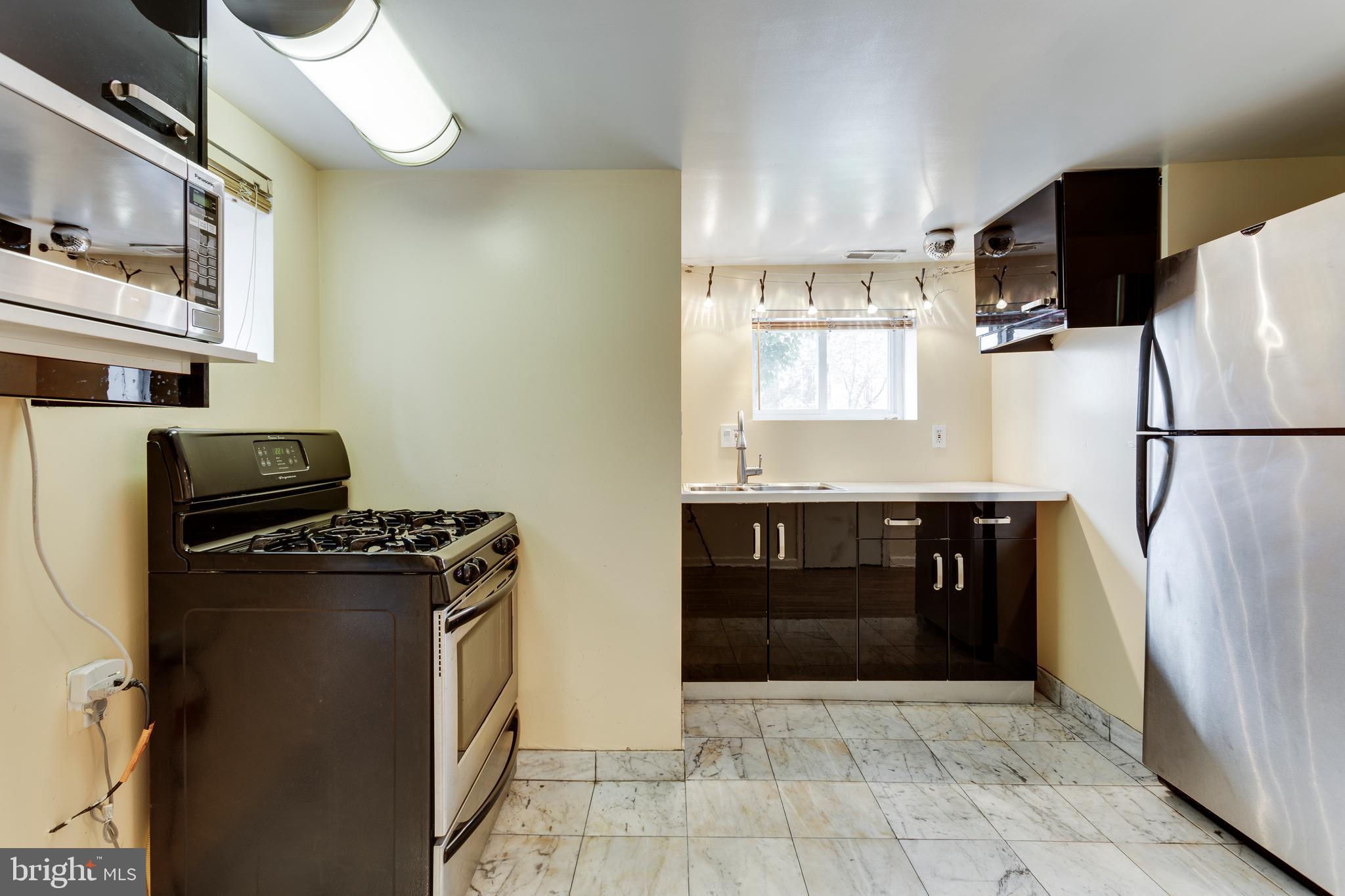 1252 E Street Northeast Washington, DC 20002 - Photo 9 of 14