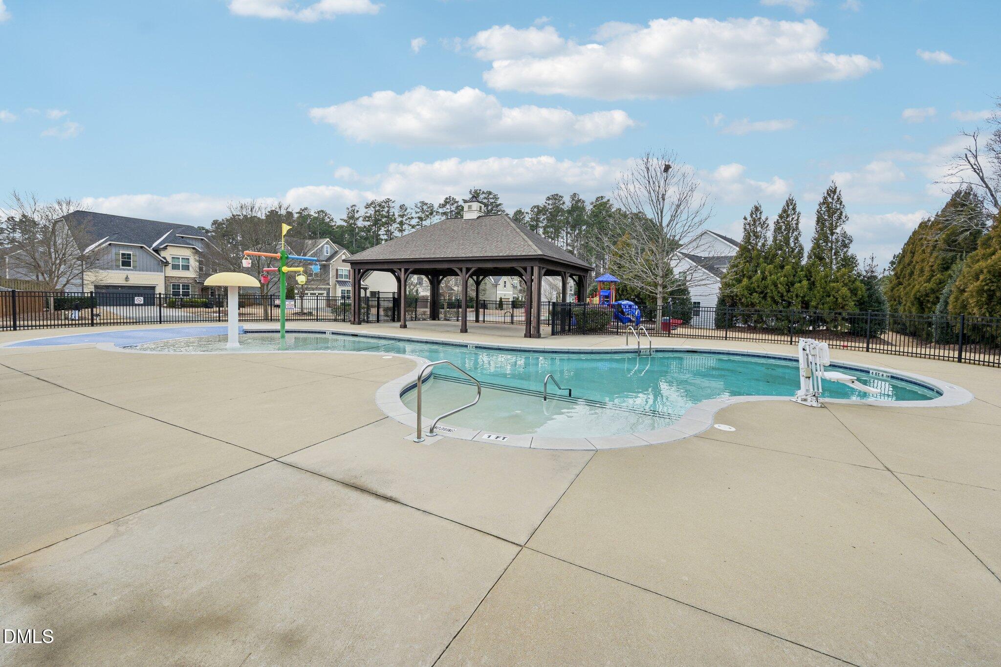 694 Wickham Ridge Road Apex, NC 27539 - Photo 4 of 53 60-web-or-mls-Wickham Rdg-0702-904