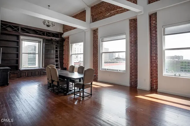 $4,600 | 257 South Spring Street, Unit PHE, Los Angeles, CA 90012