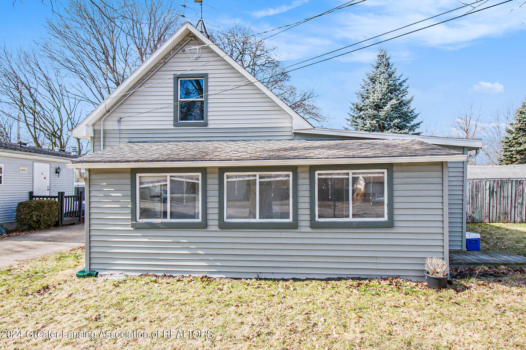 2964 Pleasant Grove Road Lansing, MI 48910 - Photo 3 of 26 003_ndp4054