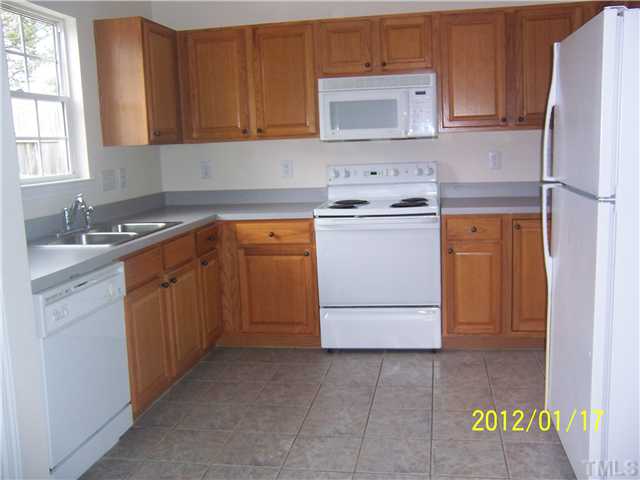 609 Hanska Way Raleigh, NC 27610 - Photo 4 of 20 Gallery Image 4