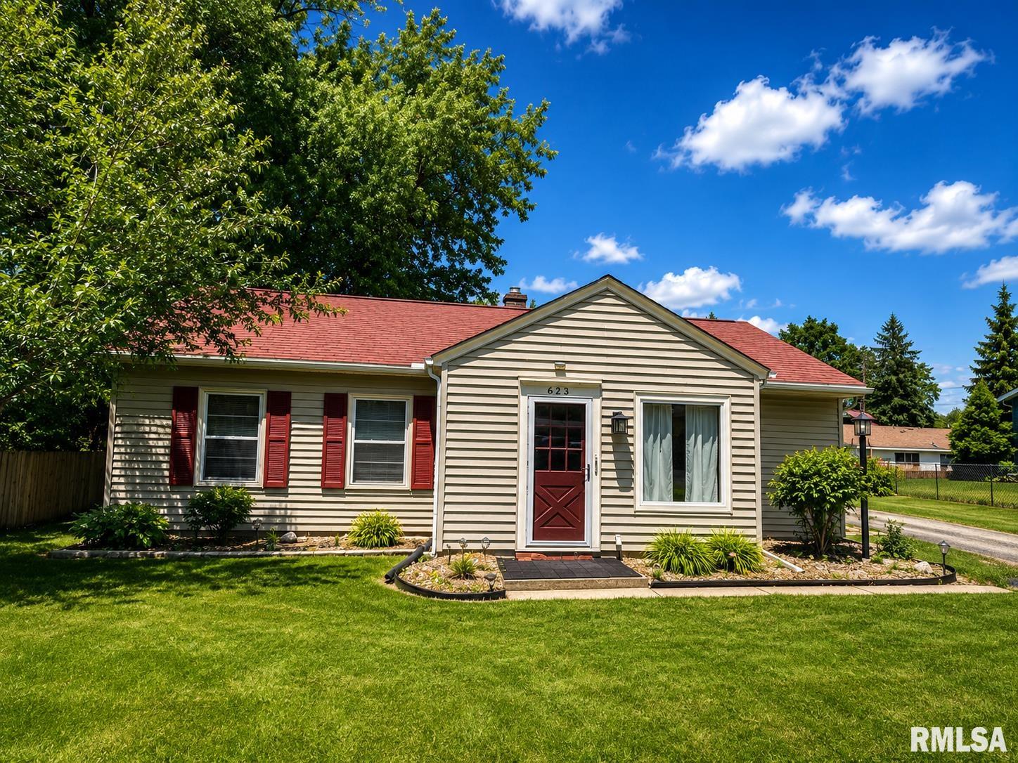 623 West Shoshone Road Peoria, IL 61614 - Photo 2 of 26