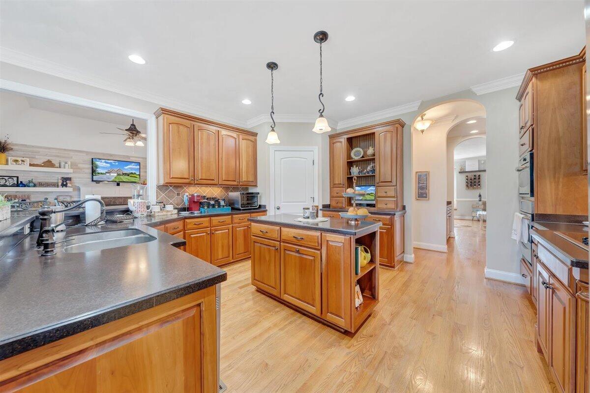 182 Sowder Farm Road Troutville, VA 24175 - Photo 16 of 55 Huge Eat-in-Kitchen
