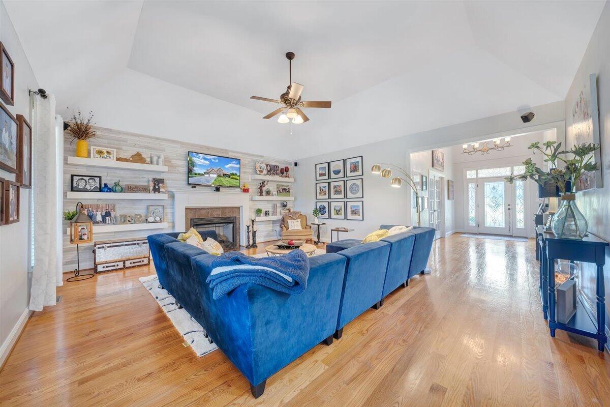 182 Sowder Farm Road Troutville, VA 24175 - Photo 10 of 55 Vaulted ceiling