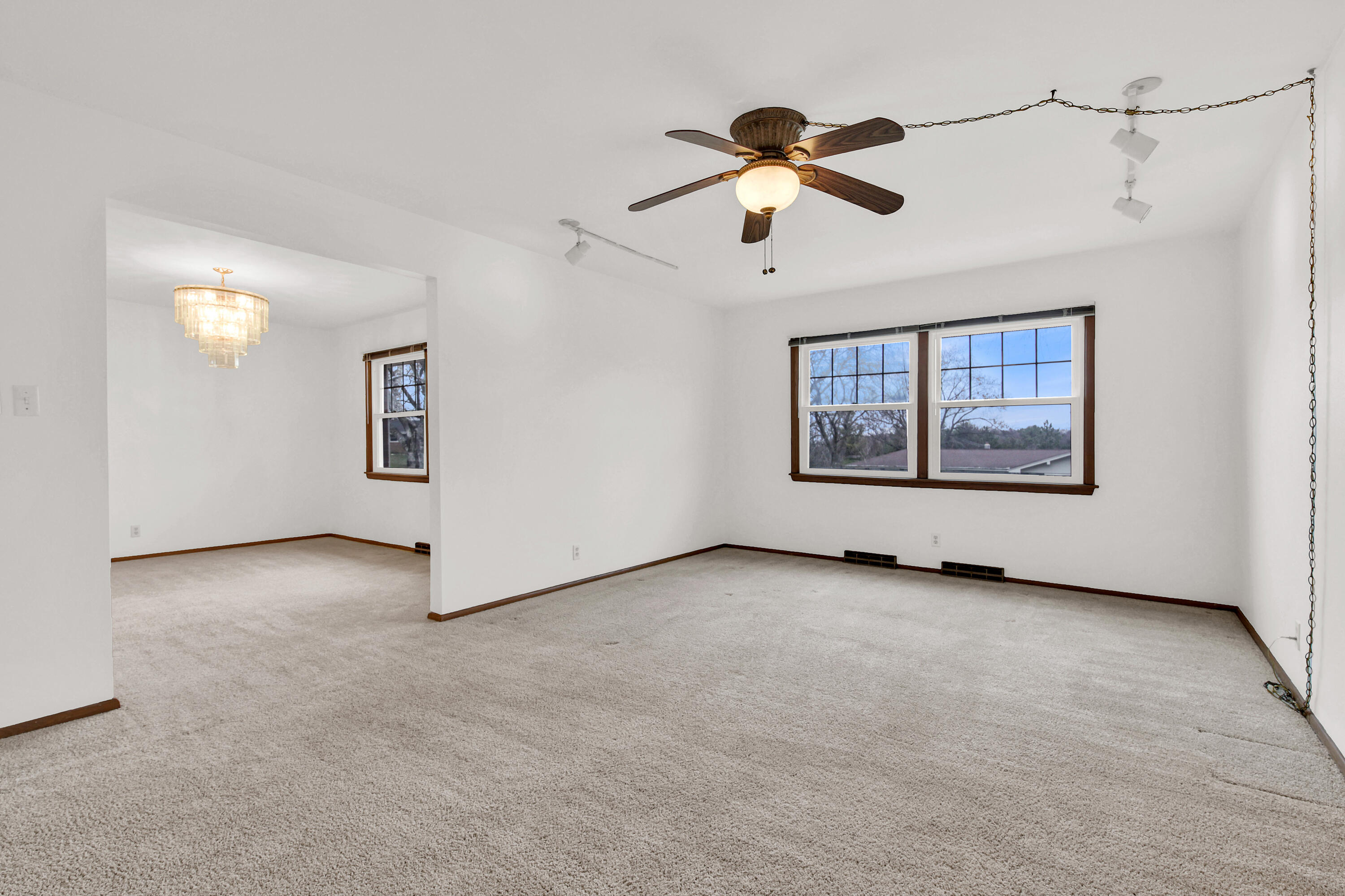 525 Catskill Road Waukesha, WI 53186 - Photo 4 of 23 Bright spacious Living Room and Dining R