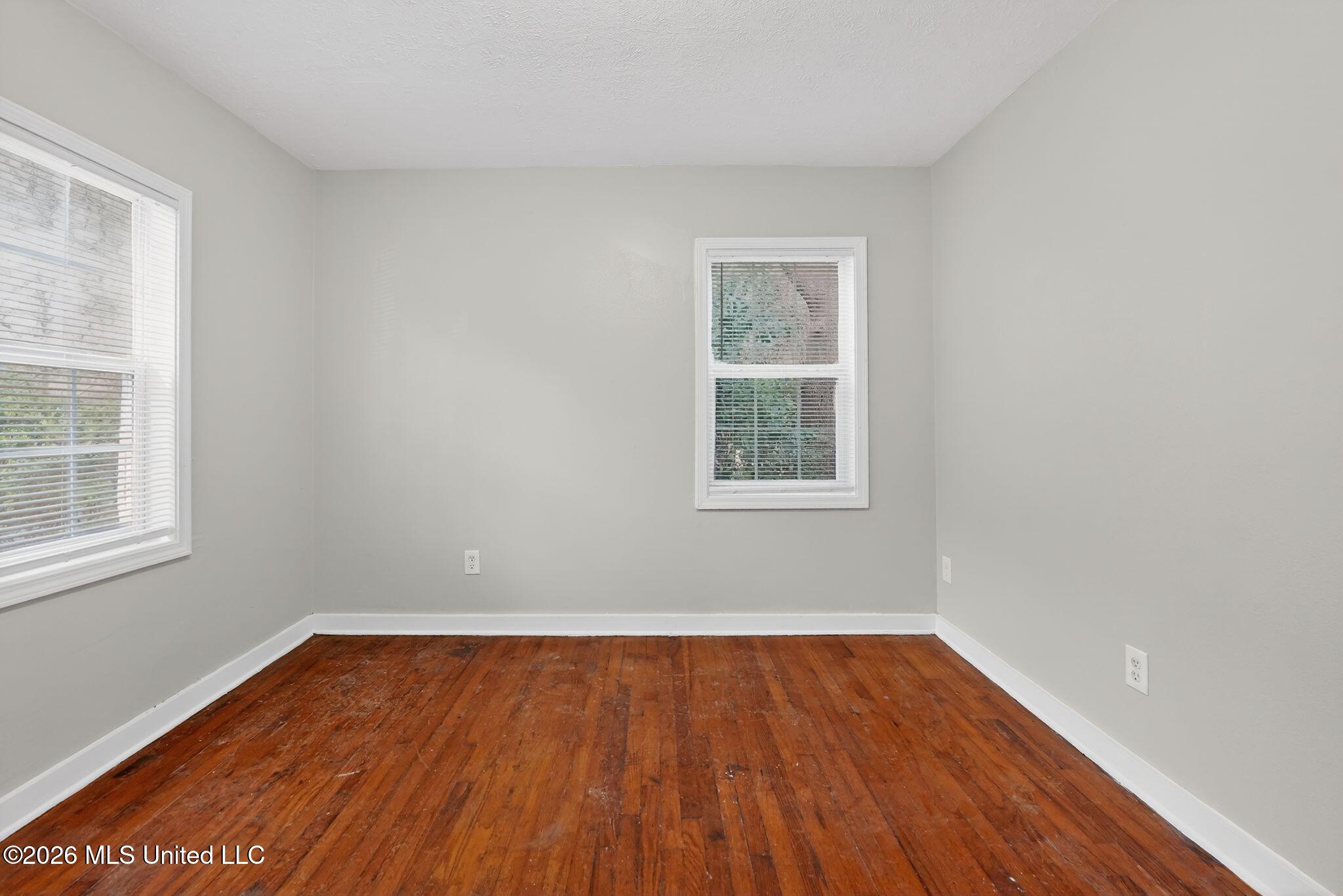 764 Avalon Road Jackson, MS 39206 - Photo 14 of 48 16_764_Avalon_Rd_Jackson_MS_39206-Living