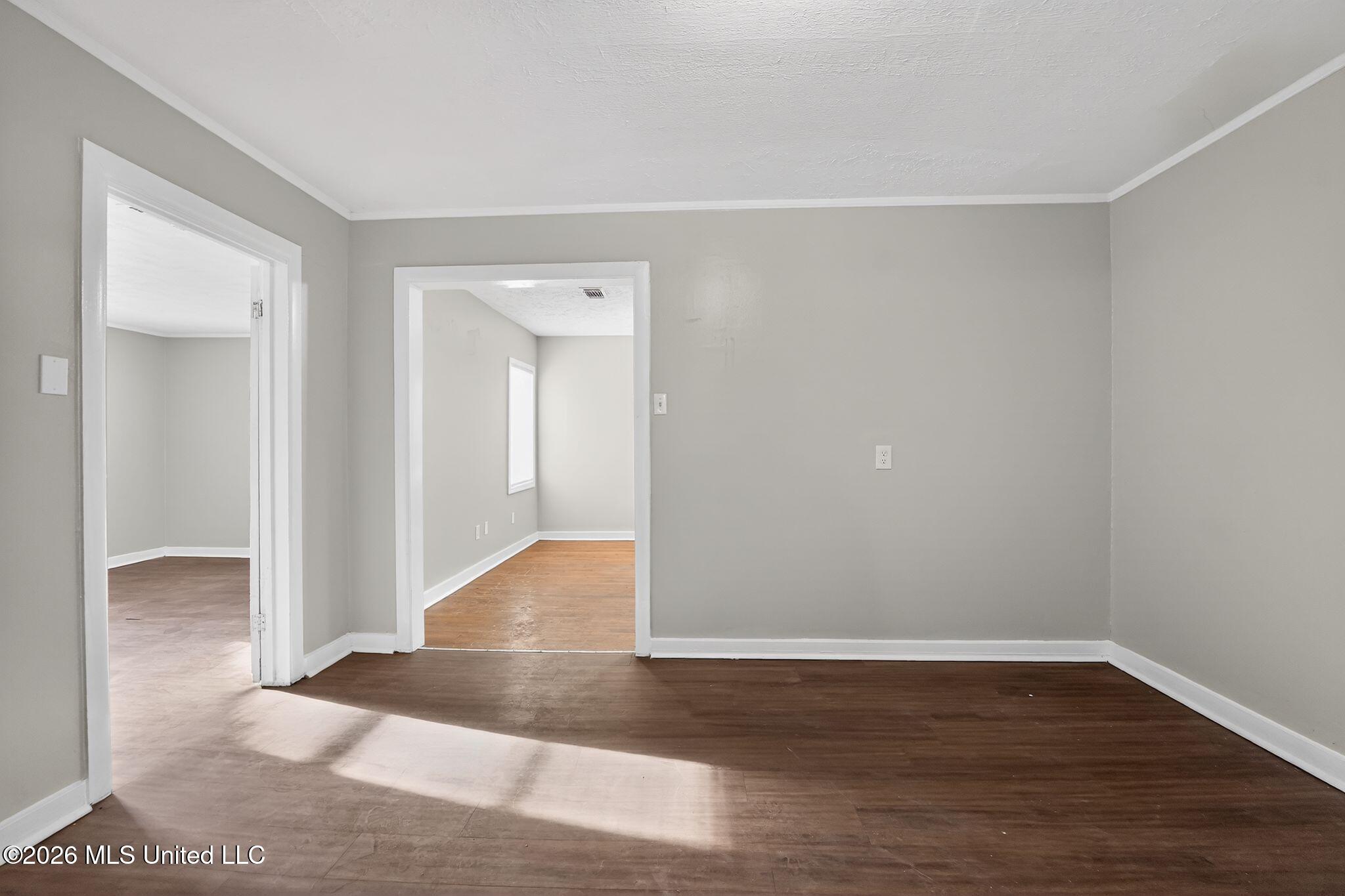 764 Avalon Road Jackson, MS 39206 - Photo 16 of 48 18_764_Avalon_Rd_Jackson_MS_39206-Living