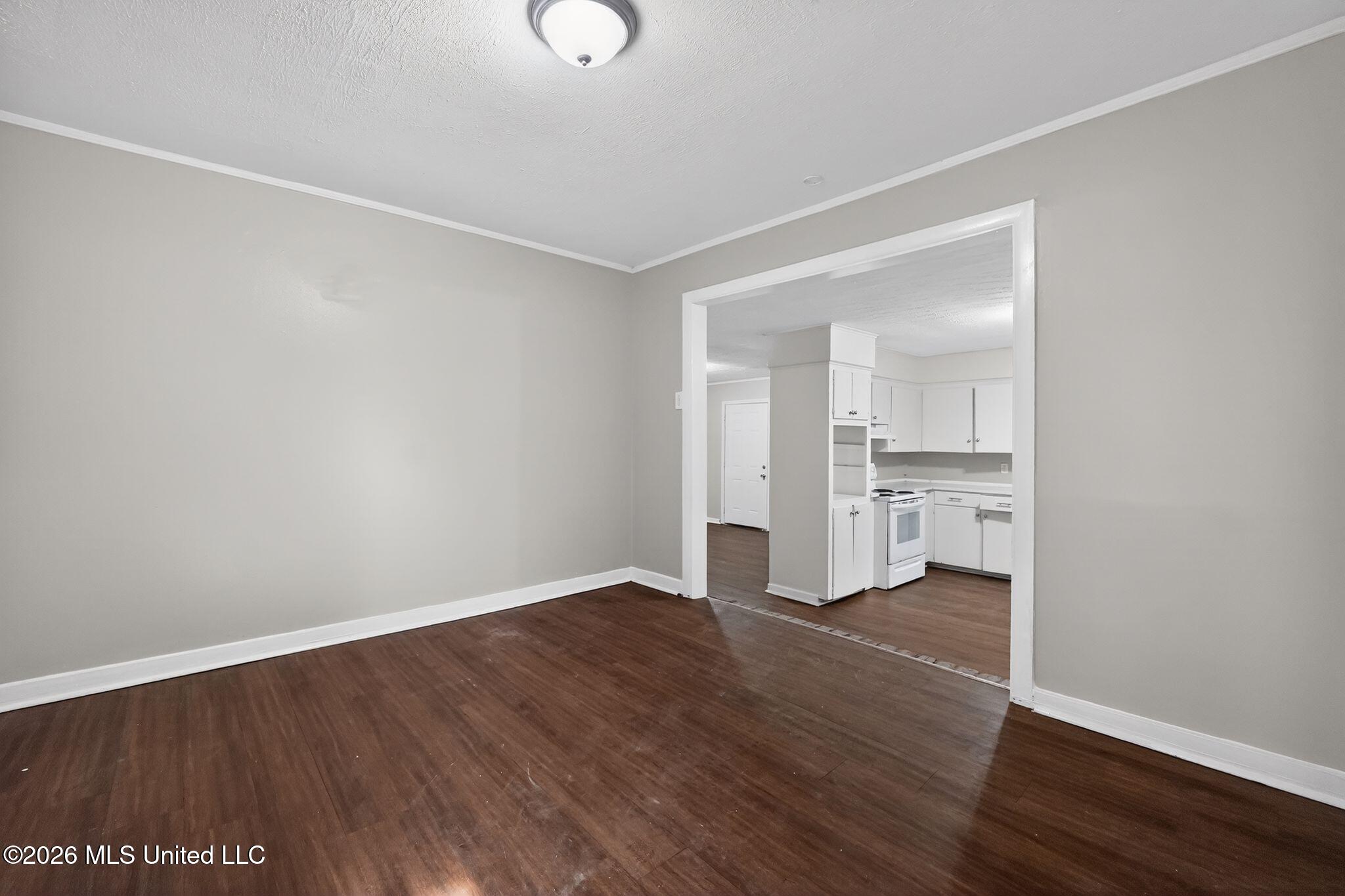 764 Avalon Road Jackson, MS 39206 - Photo 19 of 48 21_764_Avalon_Rd_Jackson_MS_39206-Living