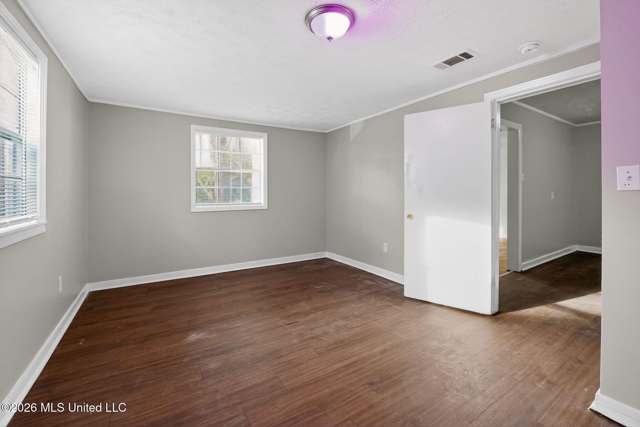 764 Avalon Road Jackson, MS 39206 - Photo 21 of 48 23_764_Avalon_Rd_Jackson_MS_39206-Living