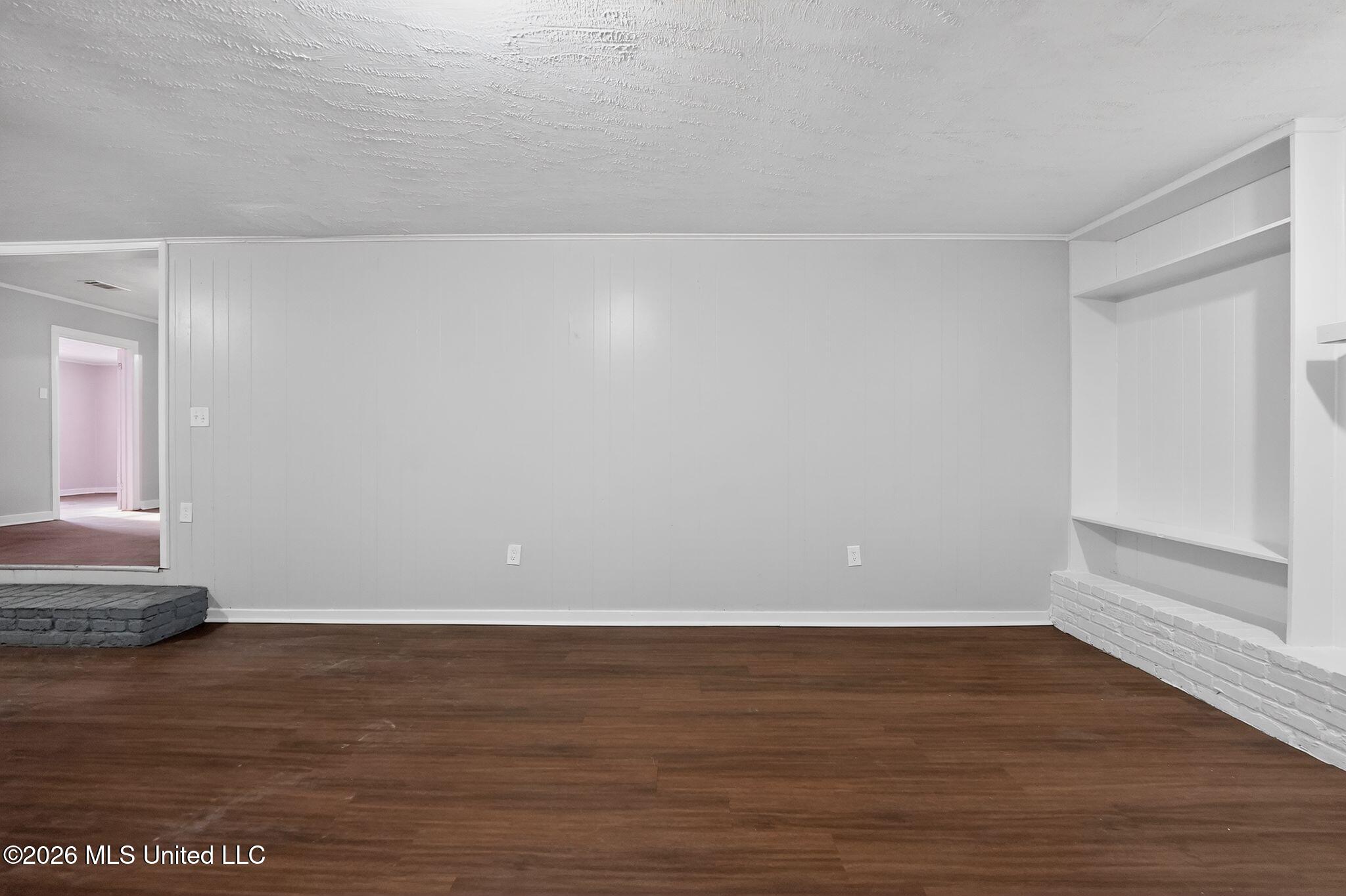 764 Avalon Road Jackson, MS 39206 - Photo 28 of 48 30_764_Avalon_Rd_Jackson_MS_39206-Living