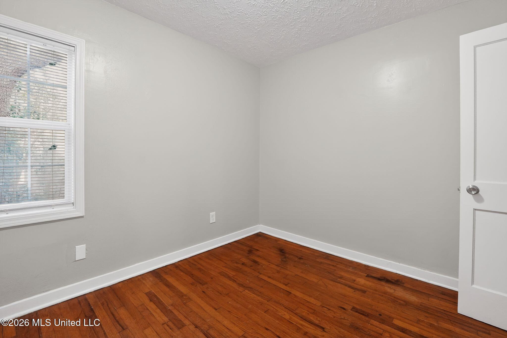 764 Avalon Road Jackson, MS 39206 - Photo 30 of 48 32_764_Avalon_Rd_Jackson_MS_39206-Living