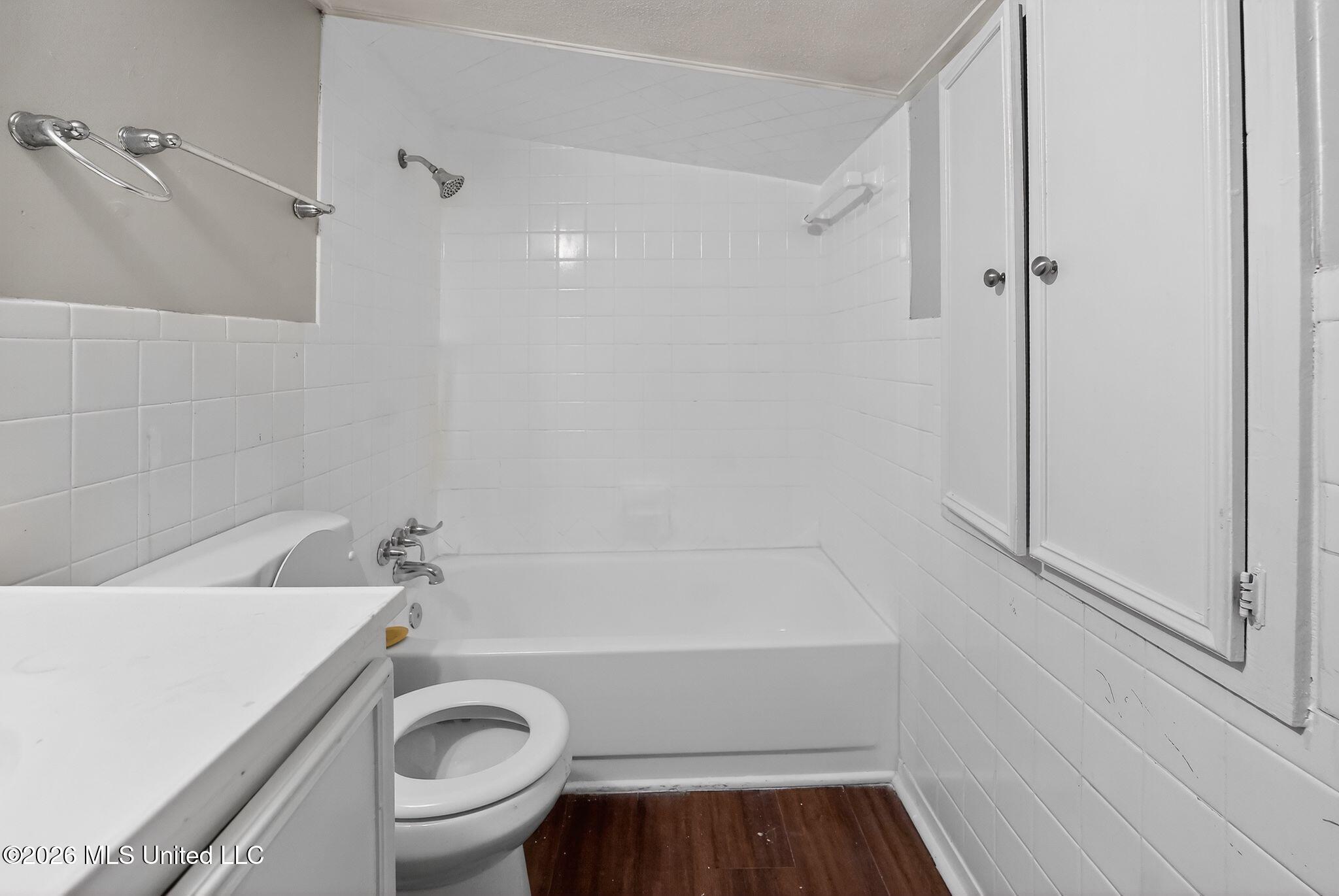 764 Avalon Road Jackson, MS 39206 - Photo 47 of 48 49_764_Avalon_Rd_Jackson_MS_39206-Bathro