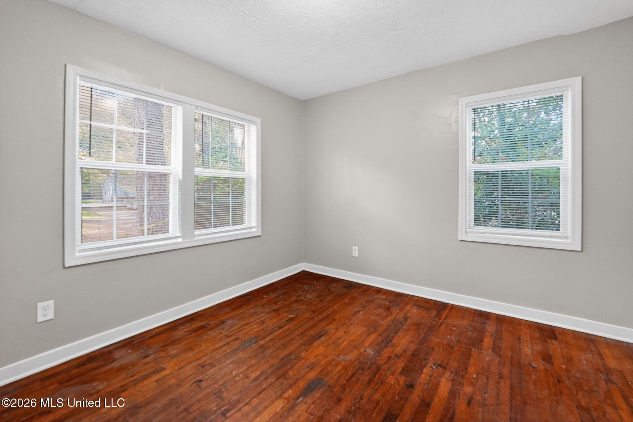 764 Avalon Road Jackson, MS 39206 - Photo 9 of 48 11_764_Avalon_Rd_Jackson_MS_39206-Living