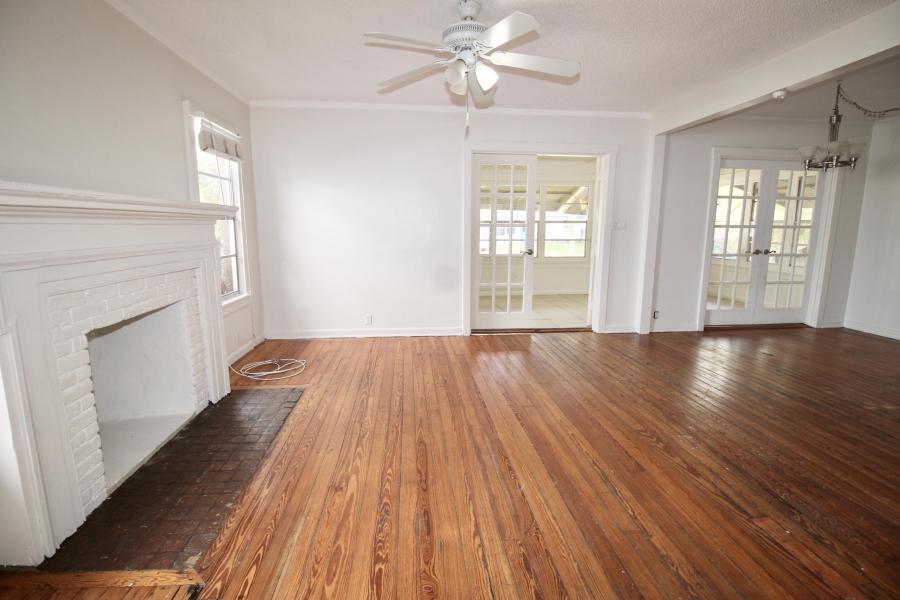 424 Colonial Road West Palm Beach, FL 33405 - Photo 1 of 23 13