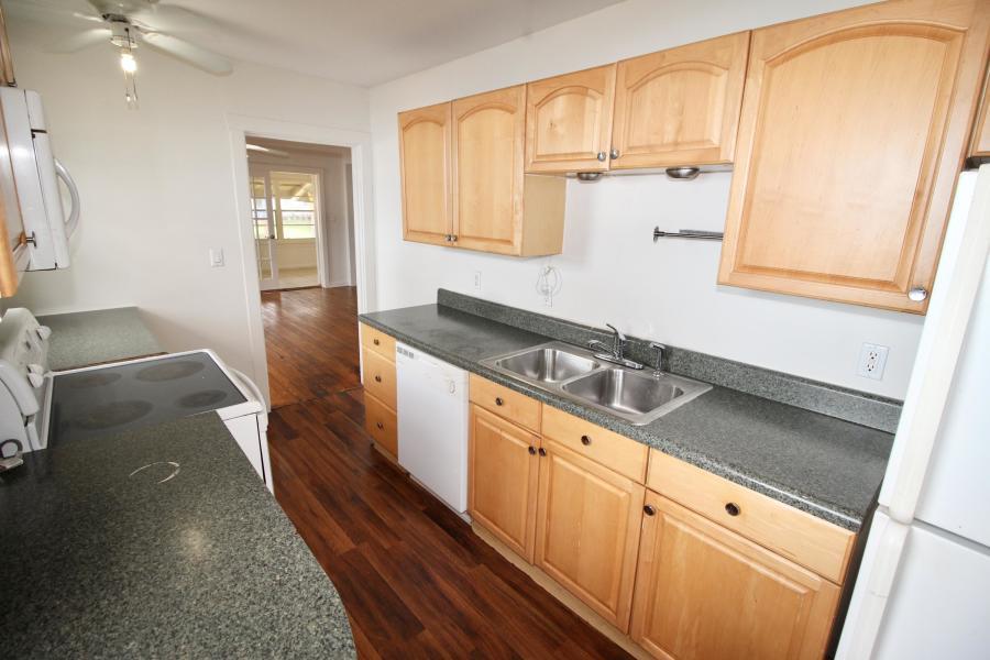 424 Colonial Road West Palm Beach, FL 33405 - Photo 15 of 23 99