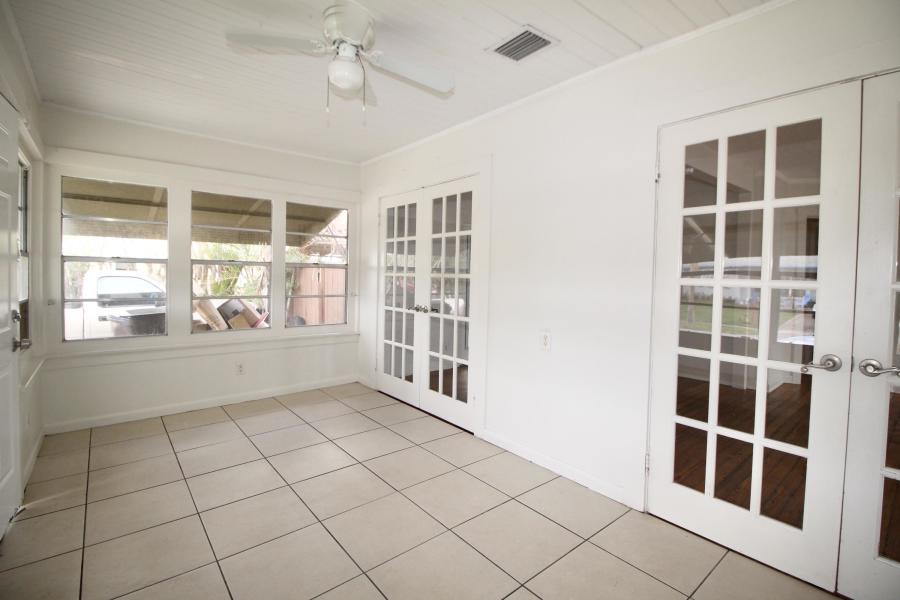424 Colonial Road West Palm Beach, FL 33405 - Photo 19 of 23 5