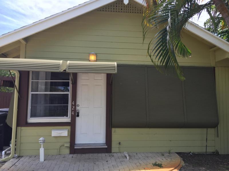 424 Colonial Road West Palm Beach, FL 33405 - Photo 20 of 23 1