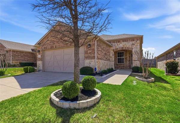 $339,900 | 804 Freedom Lane, Aubrey, TX 76227