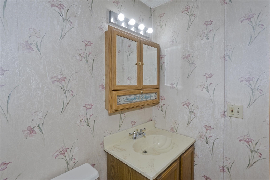 1430 Russell Road, Unit 19 Westfield, MA 01085 - Photo 25 of 34 Gallery Image 25